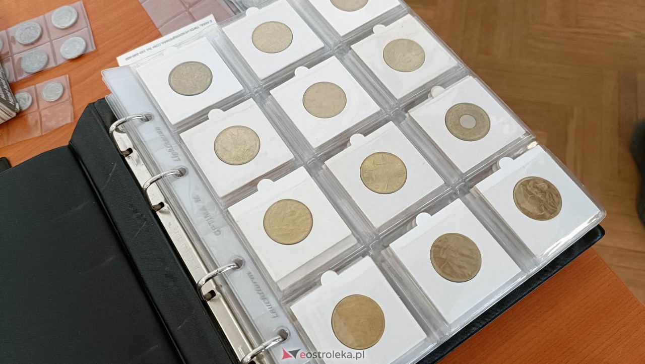 Zaglądamy na giełdę kolekcjonerską w Klubie Lokator. Co dziś było w ofercie? [07.05.2023] - zdjęcie #33 - eOstroleka.pl