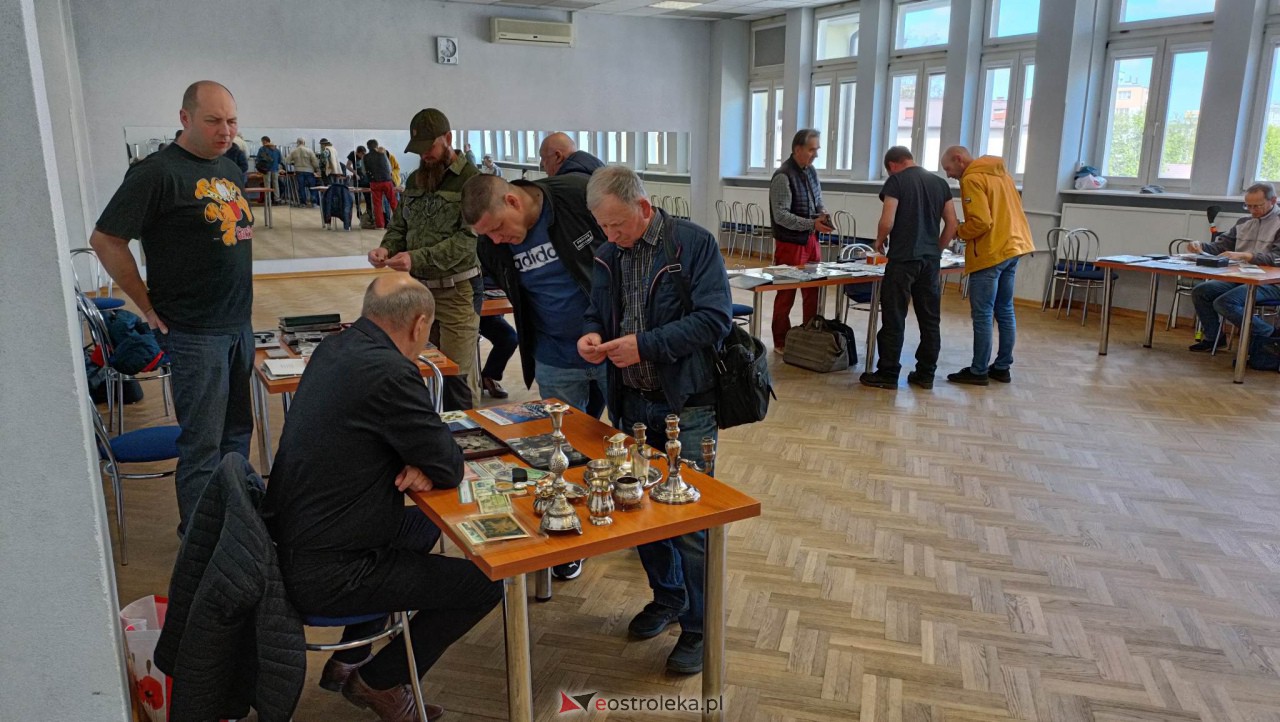 Zaglądamy na giełdę kolekcjonerską w Klubie Lokator. Co dziś było w ofercie? [07.05.2023] - zdjęcie #30 - eOstroleka.pl