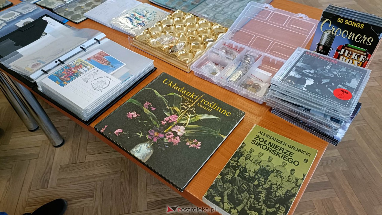 Zaglądamy na giełdę kolekcjonerską w Klubie Lokator. Co dziś było w ofercie? [07.05.2023] - zdjęcie #27 - eOstroleka.pl