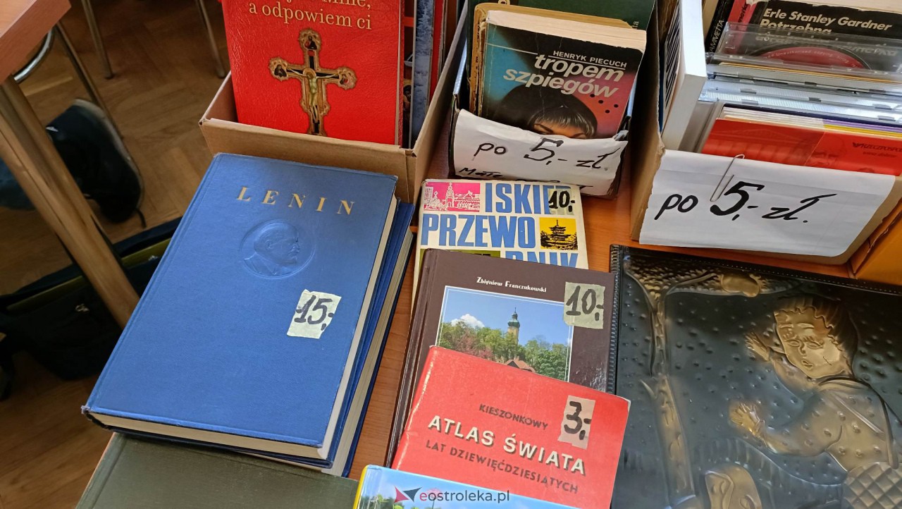 Zaglądamy na giełdę kolekcjonerską w Klubie Lokator. Co dziś było w ofercie? [07.05.2023] - zdjęcie #25 - eOstroleka.pl