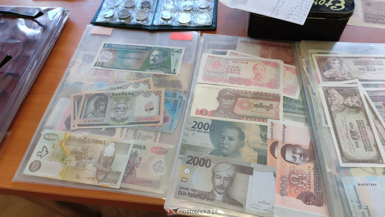 Zaglądamy na giełdę kolekcjonerską w Klubie Lokator. Co dziś było w ofercie? [07.05.2023] - zdjęcie #20 - eOstroleka.pl