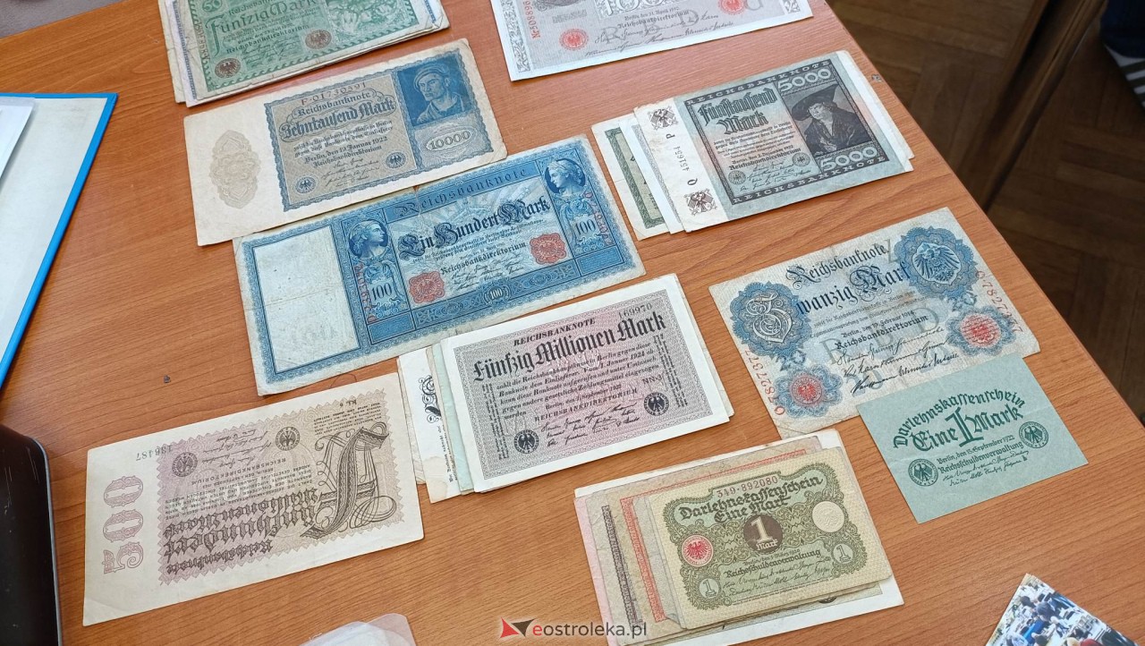 Zaglądamy na giełdę kolekcjonerską w Klubie Lokator. Co dziś było w ofercie? [07.05.2023] - zdjęcie #19 - eOstroleka.pl