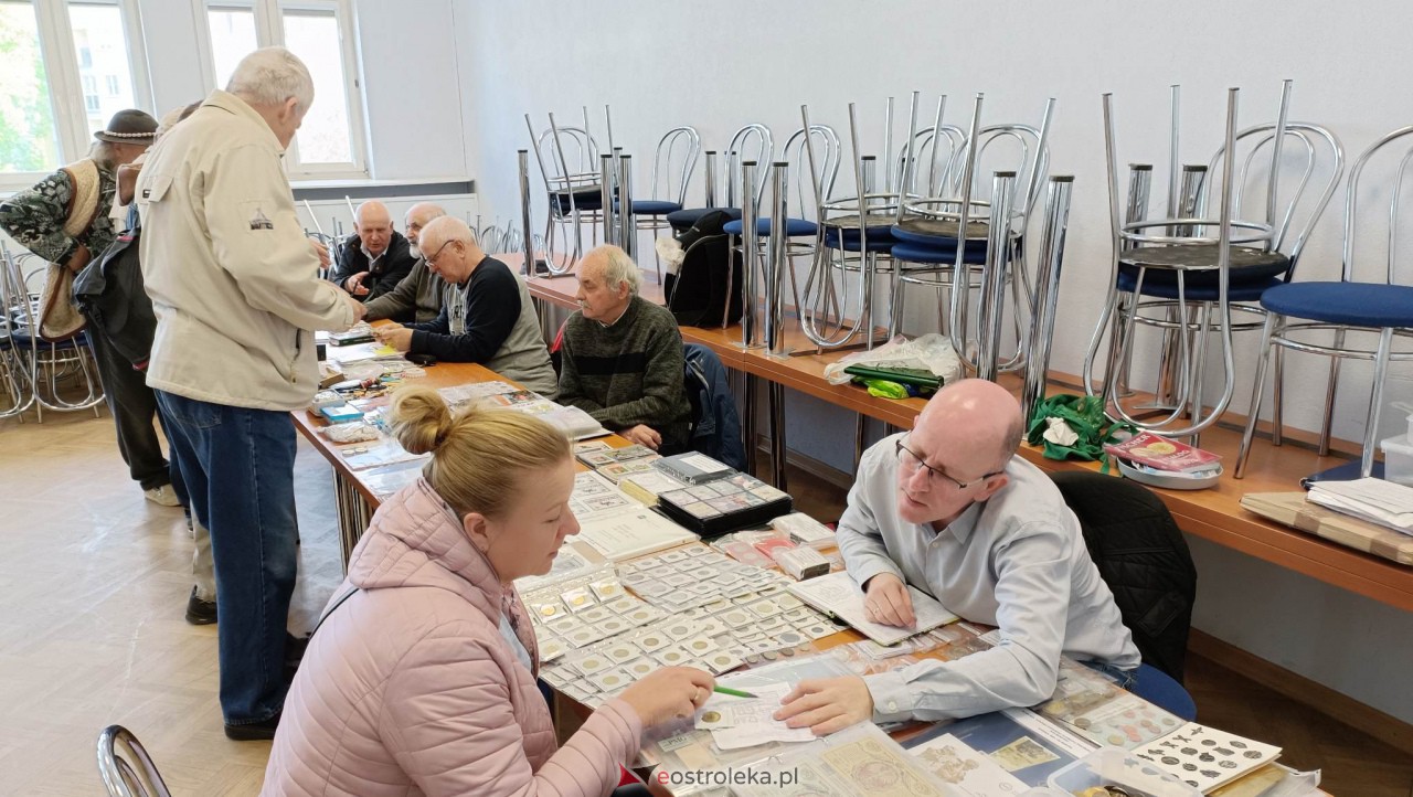 Zaglądamy na giełdę kolekcjonerską w Klubie Lokator. Co dziś było w ofercie? [07.05.2023] - zdjęcie #18 - eOstroleka.pl