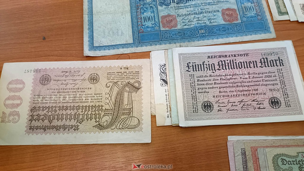 Zaglądamy na giełdę kolekcjonerską w Klubie Lokator. Co dziś było w ofercie? [07.05.2023] - zdjęcie #17 - eOstroleka.pl