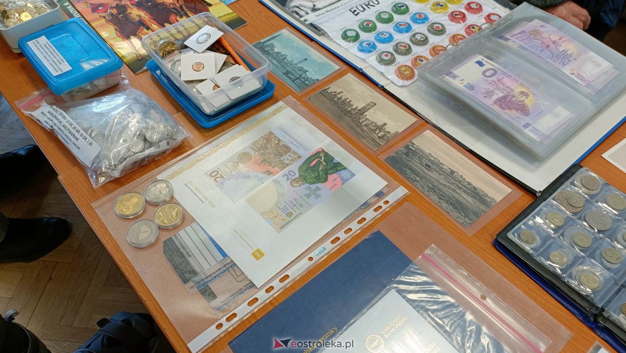 Zaglądamy na giełdę kolekcjonerską w Klubie Lokator. Co dziś było w ofercie? [07.05.2023] - zdjęcie #9 - eOstroleka.pl