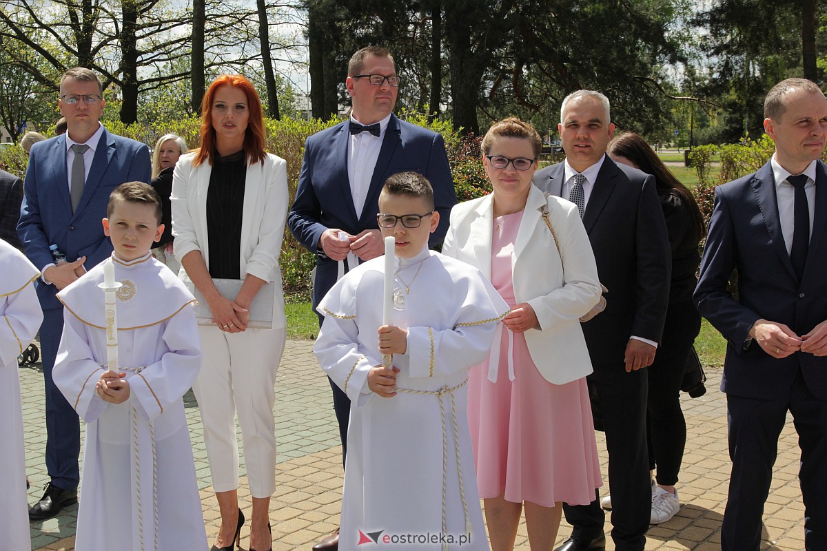 I Komunia Święta w parafii pw. Zbawiciela Świata w Ostrołęce [07.05.2023] - zdjęcie #146 - eOstroleka.pl