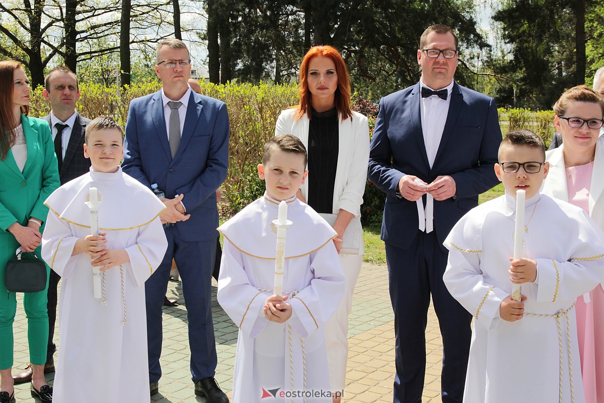 I Komunia Święta w parafii pw. Zbawiciela Świata w Ostrołęce [07.05.2023] - zdjęcie #145 - eOstroleka.pl