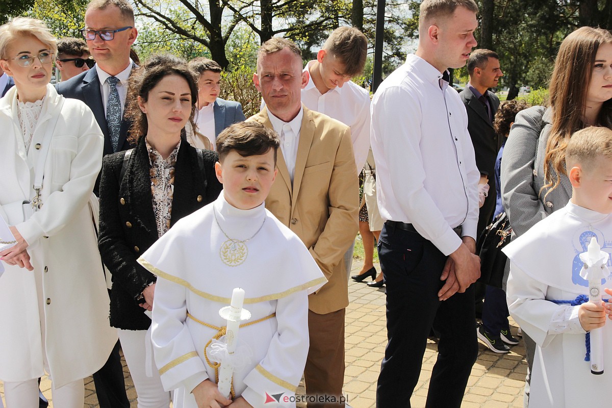 I Komunia Święta w parafii pw. Zbawiciela Świata w Ostrołęce [07.05.2023] - zdjęcie #134 - eOstroleka.pl