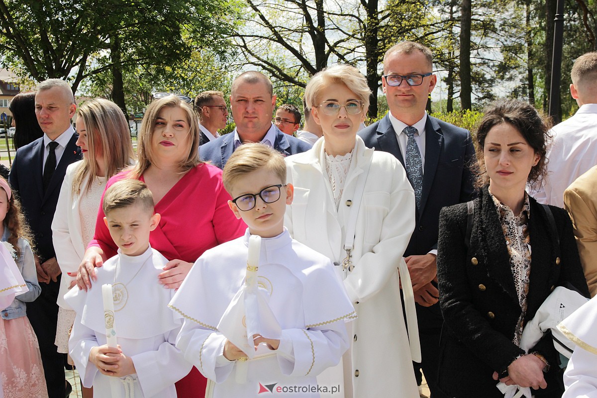 I Komunia Święta w parafii pw. Zbawiciela Świata w Ostrołęce [07.05.2023] - zdjęcie #133 - eOstroleka.pl