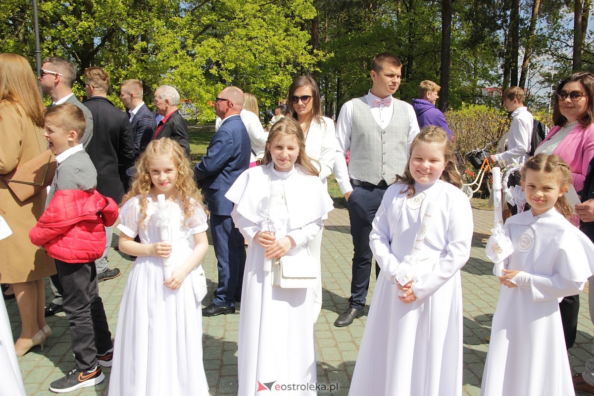 I Komunia Święta w parafii pw. Zbawiciela Świata w Ostrołęce [07.05.2023] - zdjęcie #126 - eOstroleka.pl