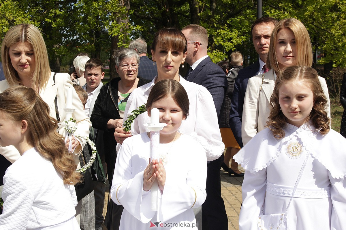 I Komunia Święta w parafii pw. Zbawiciela Świata w Ostrołęce [07.05.2023] - zdjęcie #108 - eOstroleka.pl