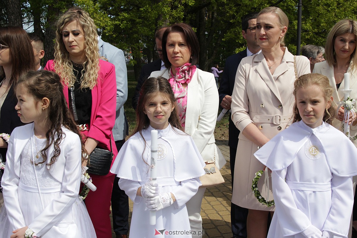 I Komunia Święta w parafii pw. Zbawiciela Świata w Ostrołęce [07.05.2023] - zdjęcie #102 - eOstroleka.pl