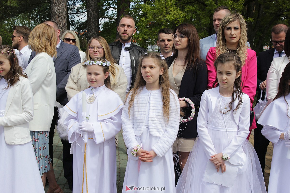 I Komunia Święta w parafii pw. Zbawiciela Świata w Ostrołęce [07.05.2023] - zdjęcie #98 - eOstroleka.pl