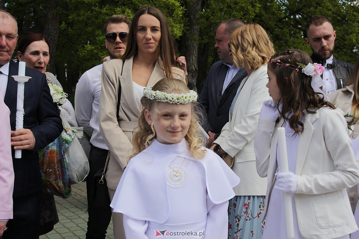 I Komunia Święta w parafii pw. Zbawiciela Świata w Ostrołęce [07.05.2023] - zdjęcie #88 - eOstroleka.pl