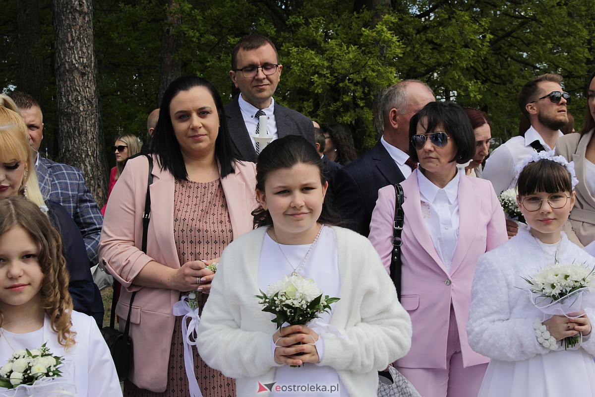 I Komunia Święta w parafii pw. Zbawiciela Świata w Ostrołęce [07.05.2023] - zdjęcie #84 - eOstroleka.pl