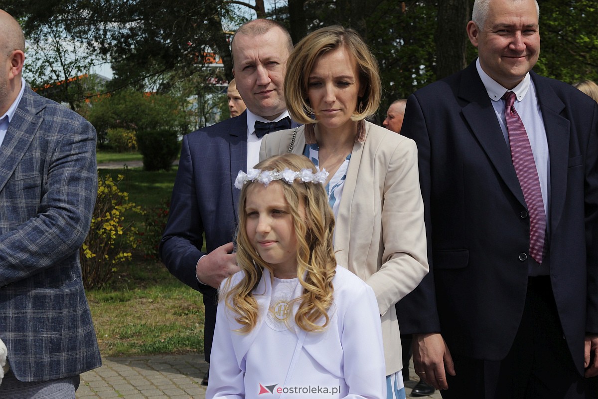 I Komunia Święta w parafii pw. Zbawiciela Świata w Ostrołęce [07.05.2023] - zdjęcie #76 - eOstroleka.pl