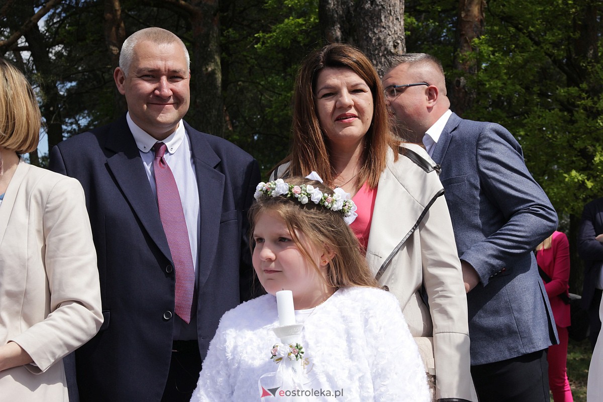 I Komunia Święta w parafii pw. Zbawiciela Świata w Ostrołęce [07.05.2023] - zdjęcie #74 - eOstroleka.pl