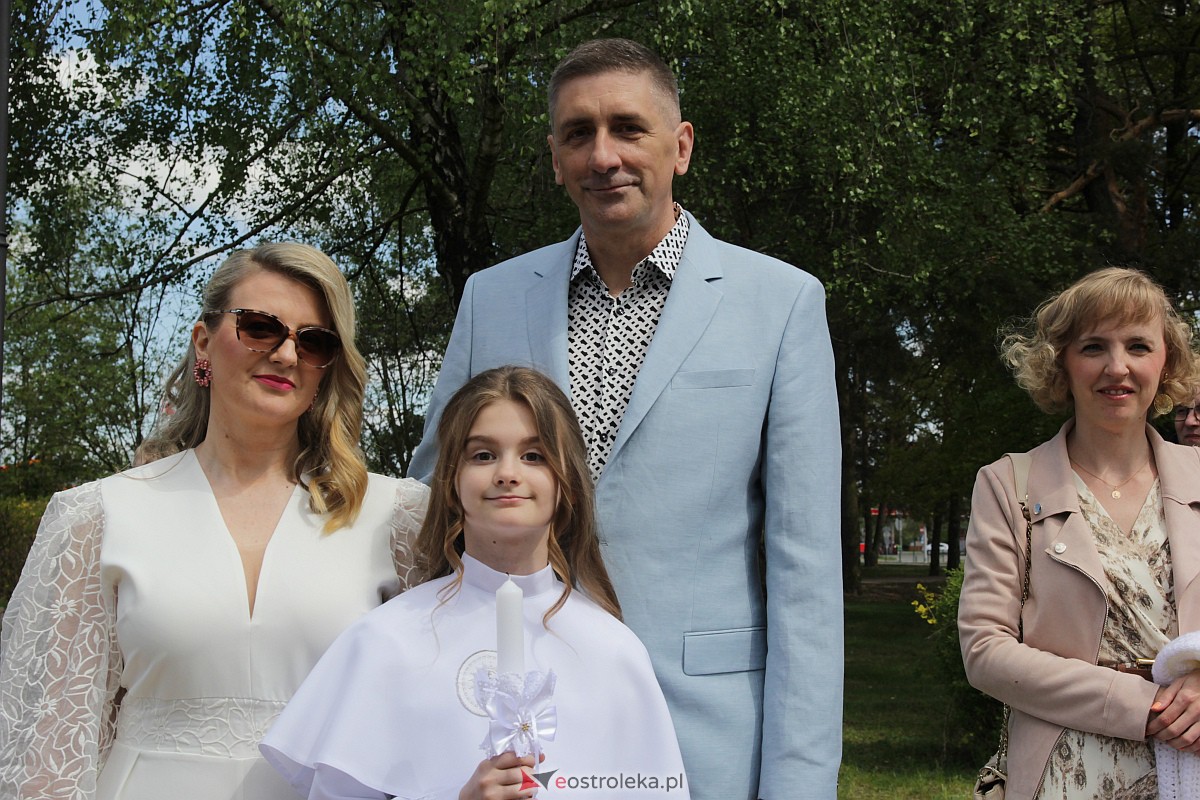I Komunia Święta w parafii pw. Zbawiciela Świata w Ostrołęce [07.05.2023] - zdjęcie #60 - eOstroleka.pl