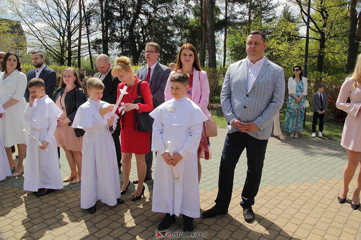 I Komunia Święta w parafii pw. Zbawiciela Świata w Ostrołęce [07.05.2023] - zdjęcie #113 - eOstroleka.pl
