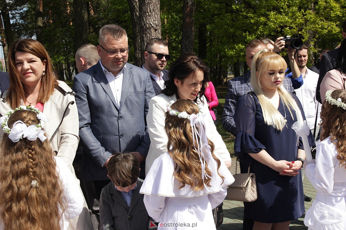 I Komunia Święta w parafii pw. Zbawiciela Świata w Ostrołęce [07.05.2023] - zdjęcie #37 - eOstroleka.pl