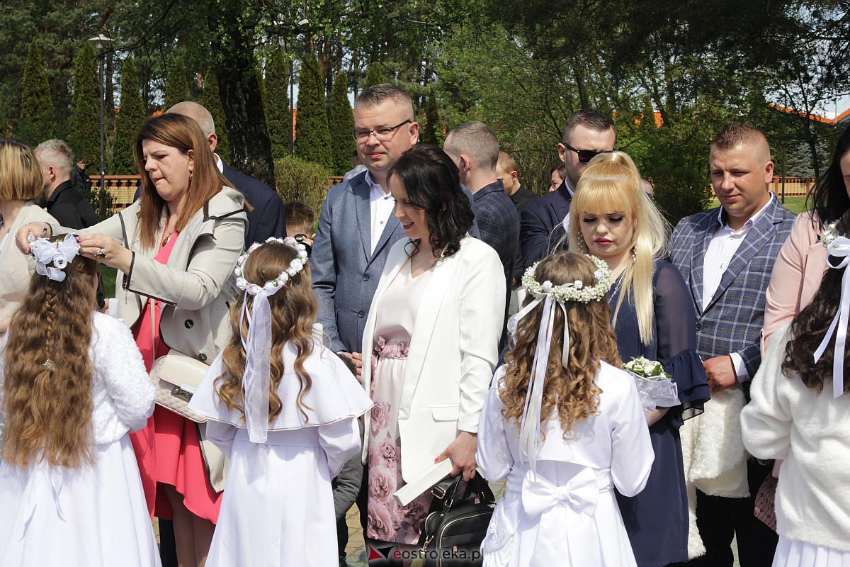 I Komunia Święta w parafii pw. Zbawiciela Świata w Ostrołęce [07.05.2023] - zdjęcie #28 - eOstroleka.pl