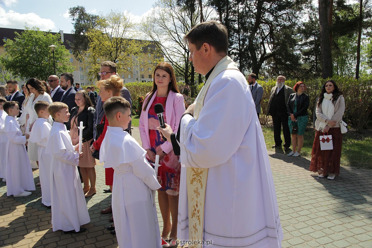 I Komunia Święta w parafii pw. Zbawiciela Świata w Ostrołęce [07.05.2023] - zdjęcie #23 - eOstroleka.pl