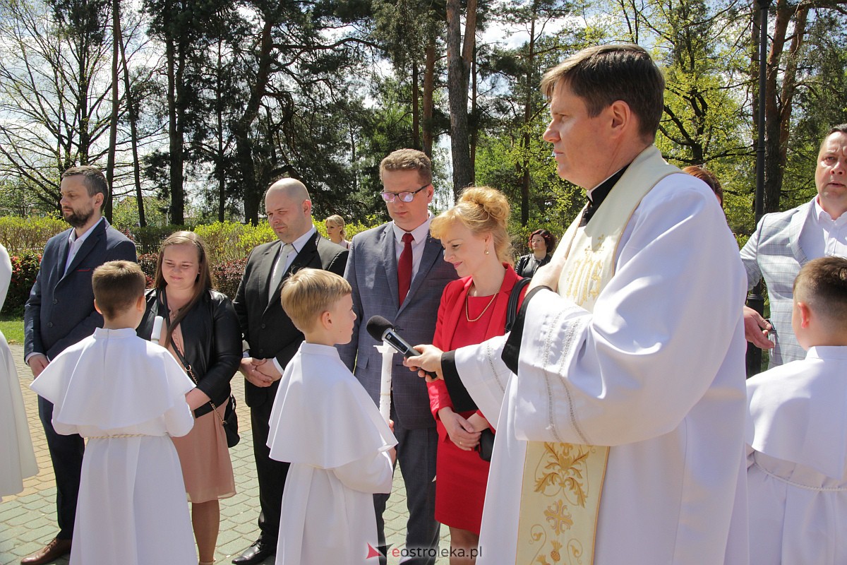 I Komunia Święta w parafii pw. Zbawiciela Świata w Ostrołęce [07.05.2023] - zdjęcie #22 - eOstroleka.pl