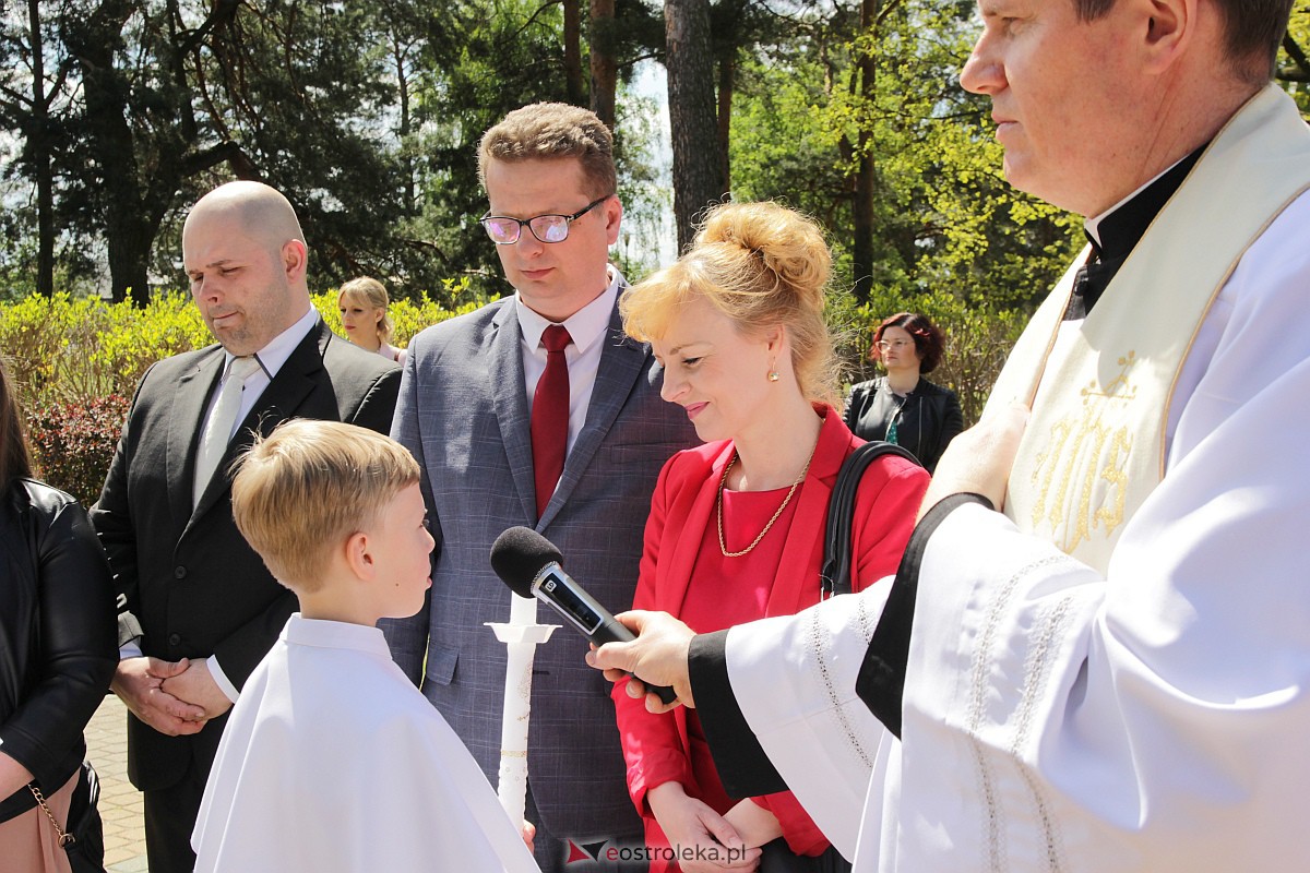 I Komunia Święta w parafii pw. Zbawiciela Świata w Ostrołęce [07.05.2023] - zdjęcie #21 - eOstroleka.pl