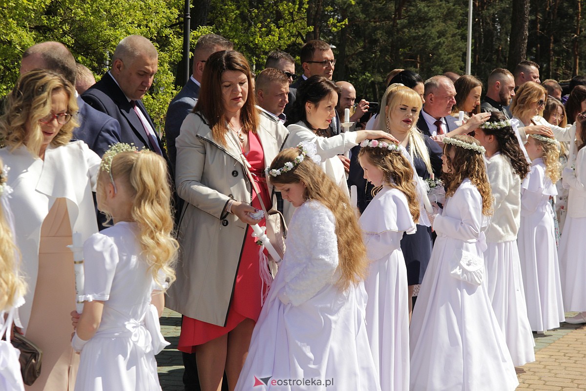 I Komunia Święta w parafii pw. Zbawiciela Świata w Ostrołęce [07.05.2023] - zdjęcie #6 - eOstroleka.pl