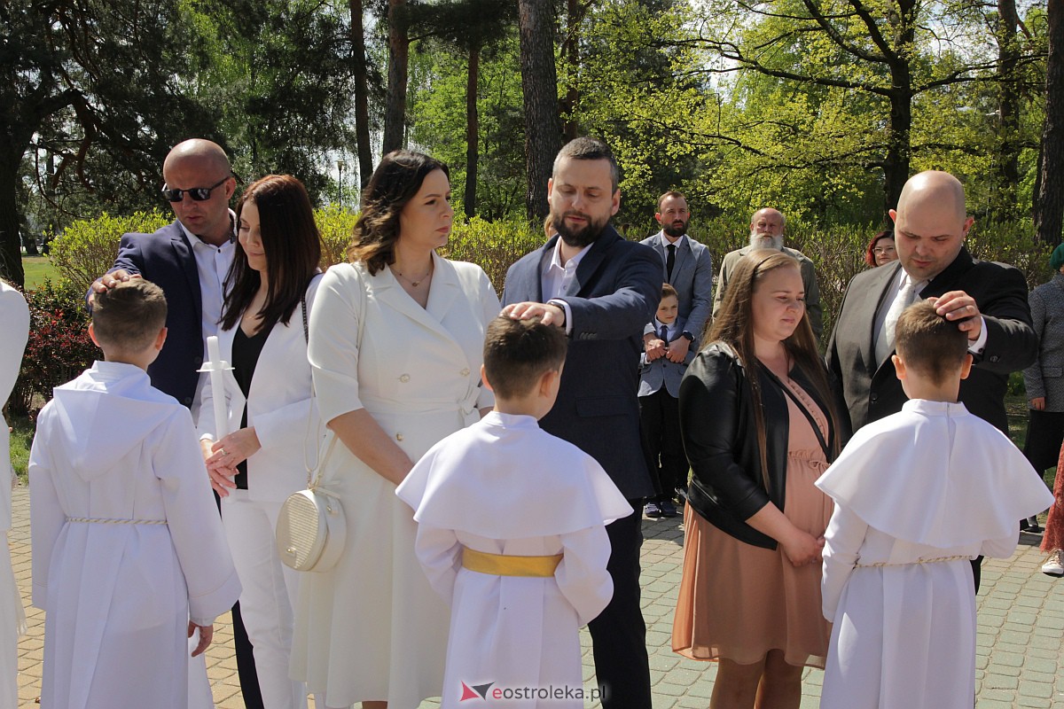 I Komunia Święta w parafii pw. Zbawiciela Świata w Ostrołęce [07.05.2023] - zdjęcie #3 - eOstroleka.pl