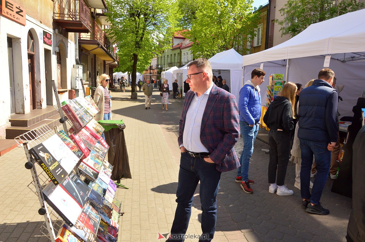 Ostrołęki Festiwal Książki. Dziś króluje tematyka dla najmłodszych czytelników [07.05.2023] - zdjęcie #48 - eOstroleka.pl