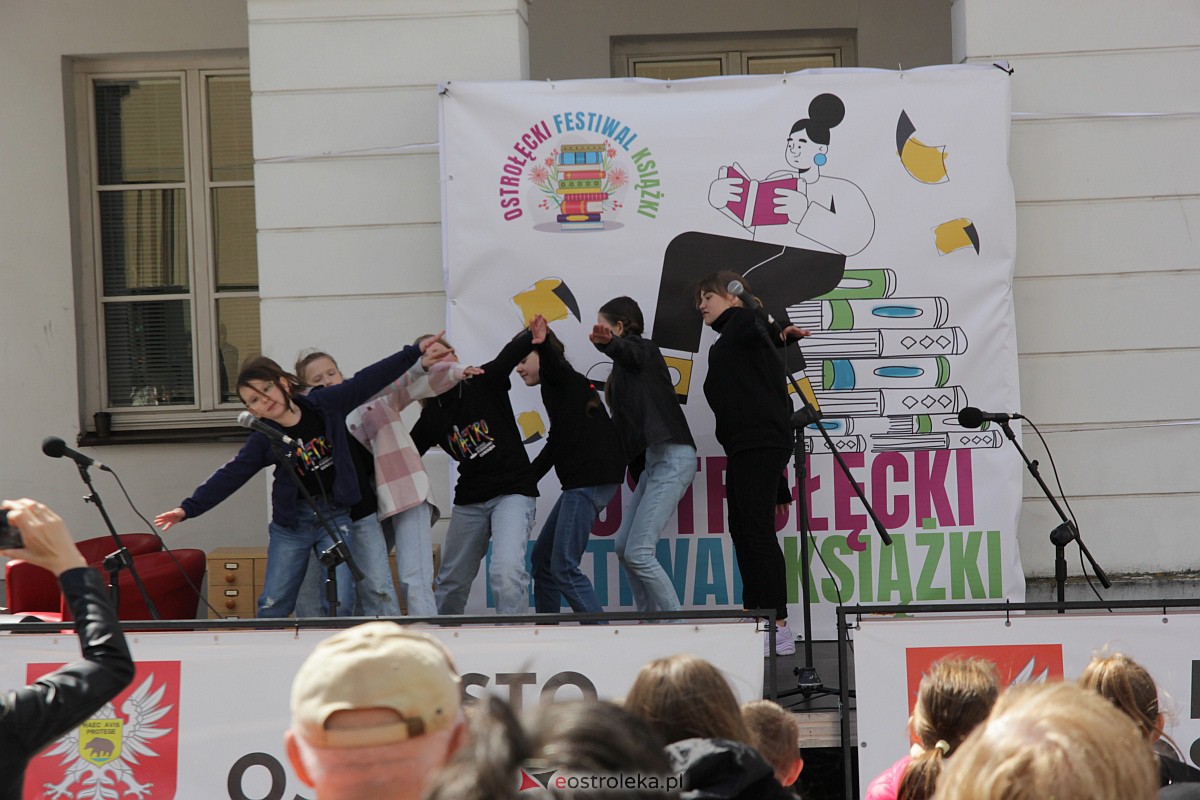 Ostrołęki Festiwal Książki. Dziś króluje tematyka dla najmłodszych czytelników [07.05.2023] - zdjęcie #29 - eOstroleka.pl