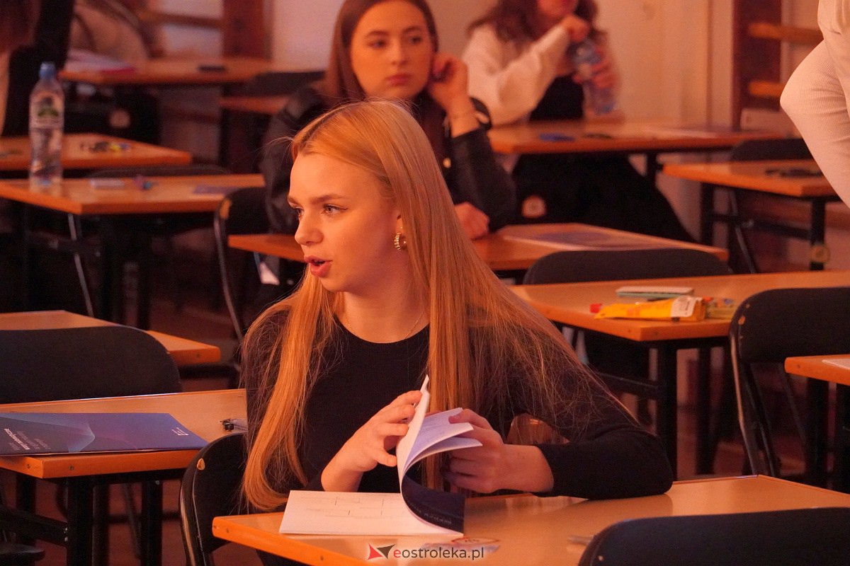 Matura 2023: II LO w Ostrołęce - matematyka [8.05.2023] - zdjęcie #14 - eOstroleka.pl
