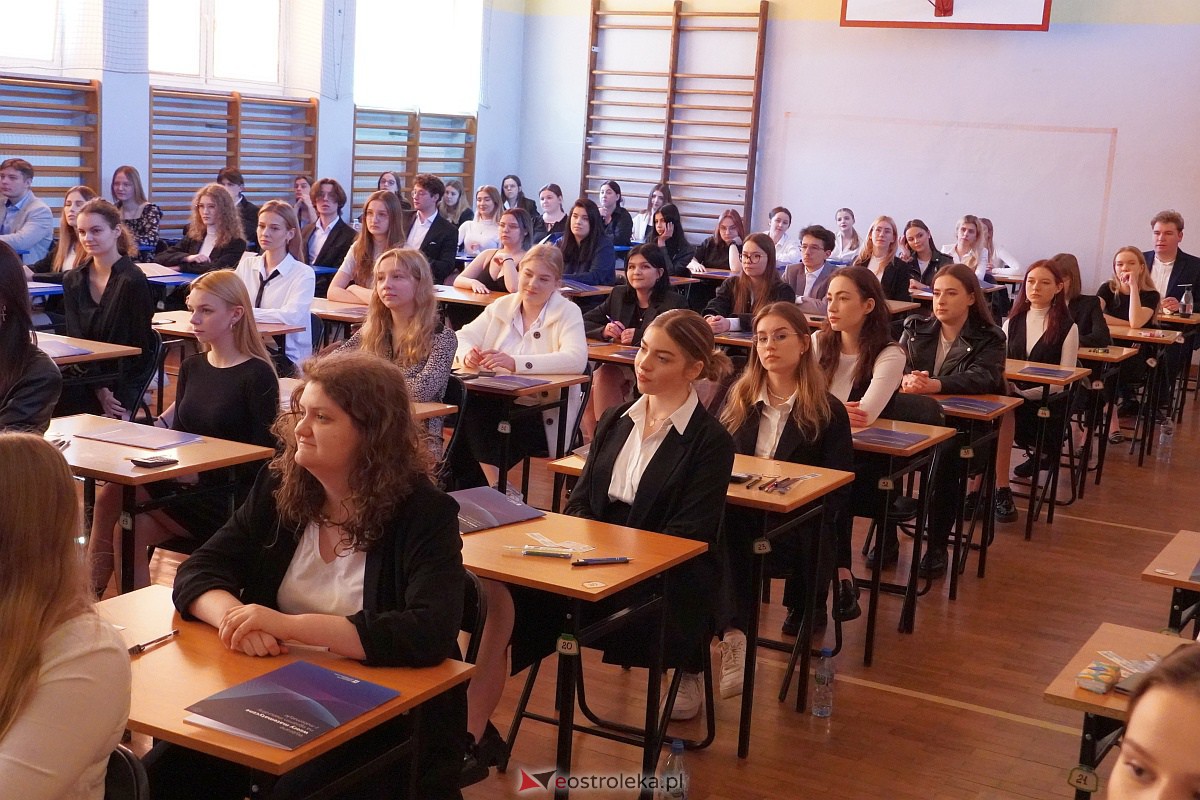 Matura 2023: II LO w Ostrołęce - matematyka [8.05.2023] - zdjęcie #5 - eOstroleka.pl
