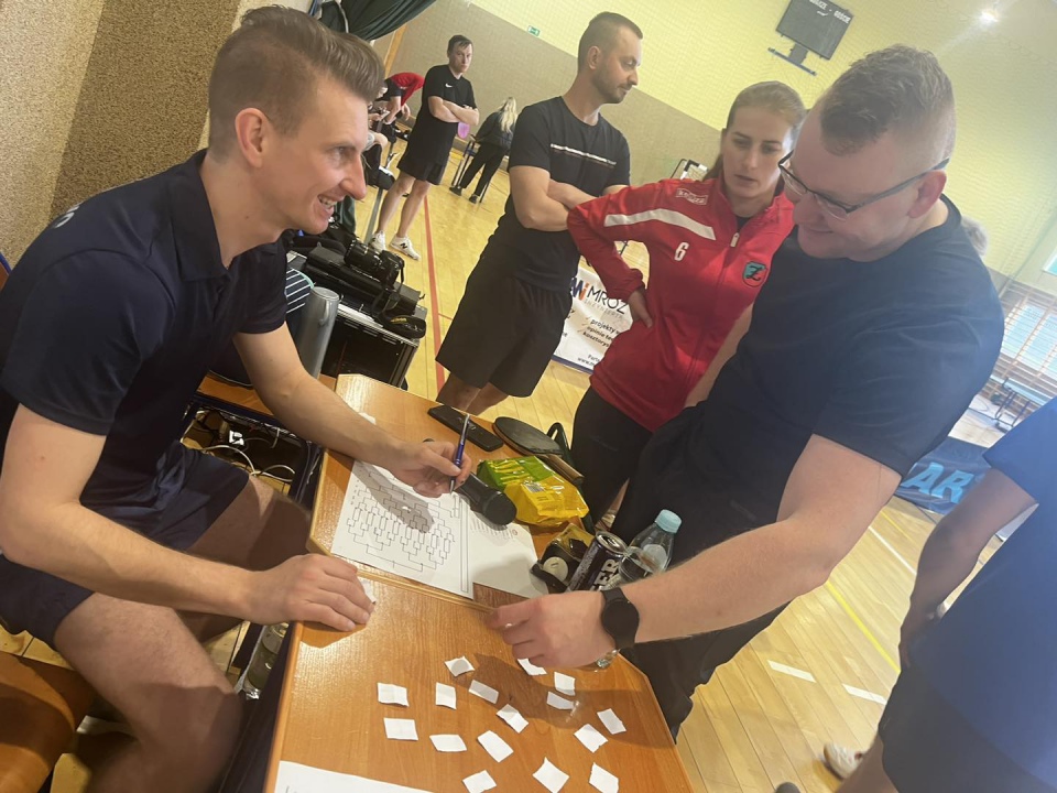 Turnieju Tenisa Stołowego „Przyjaciele Patrykowi” - zdjęcie #8 - eOstroleka.pl