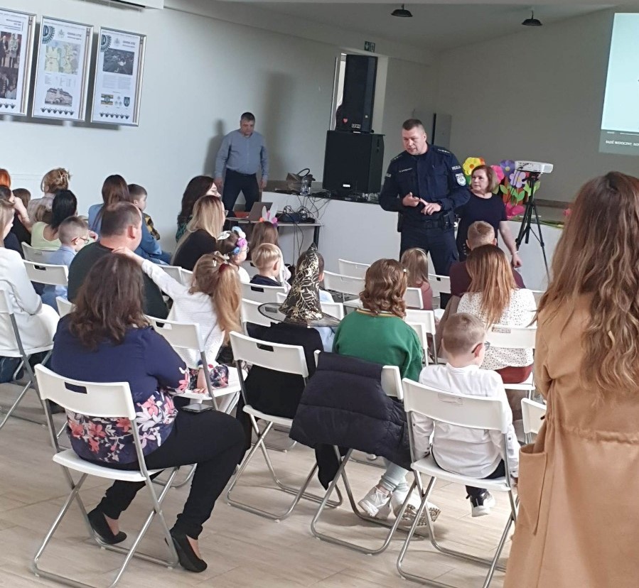II Gminny Konkurs Recytatorski w Łysych - zdjęcie #1 - eOstroleka.pl