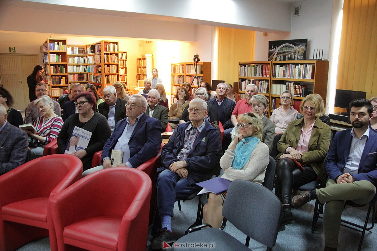 Spotkanie autorskie ze Stanisławem Brejdygantem [08.05.2023] - zdjęcie #16 - eOstroleka.pl