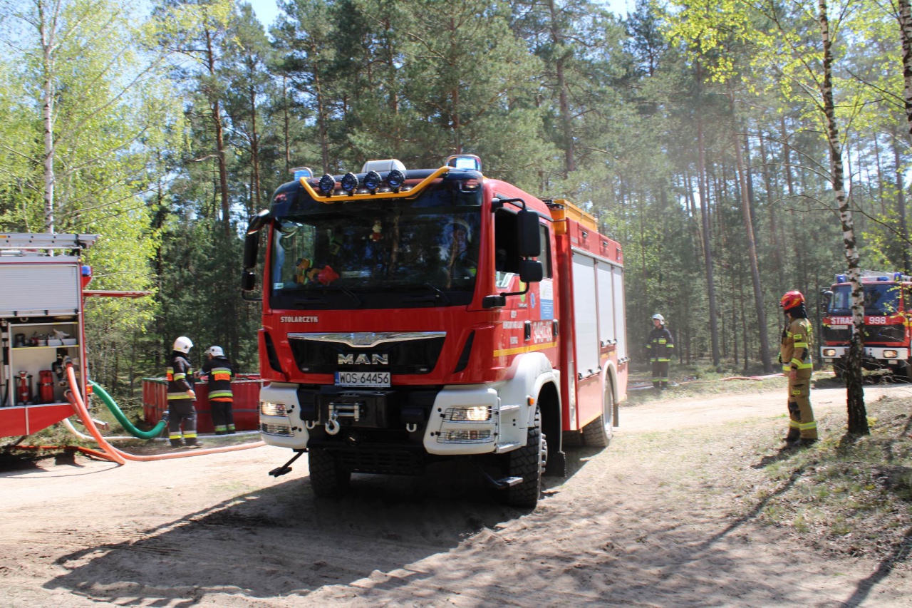Strażackie manewry w lesie pod Ostrołęką [10.05.2023] - zdjęcie #5 - eOstroleka.pl