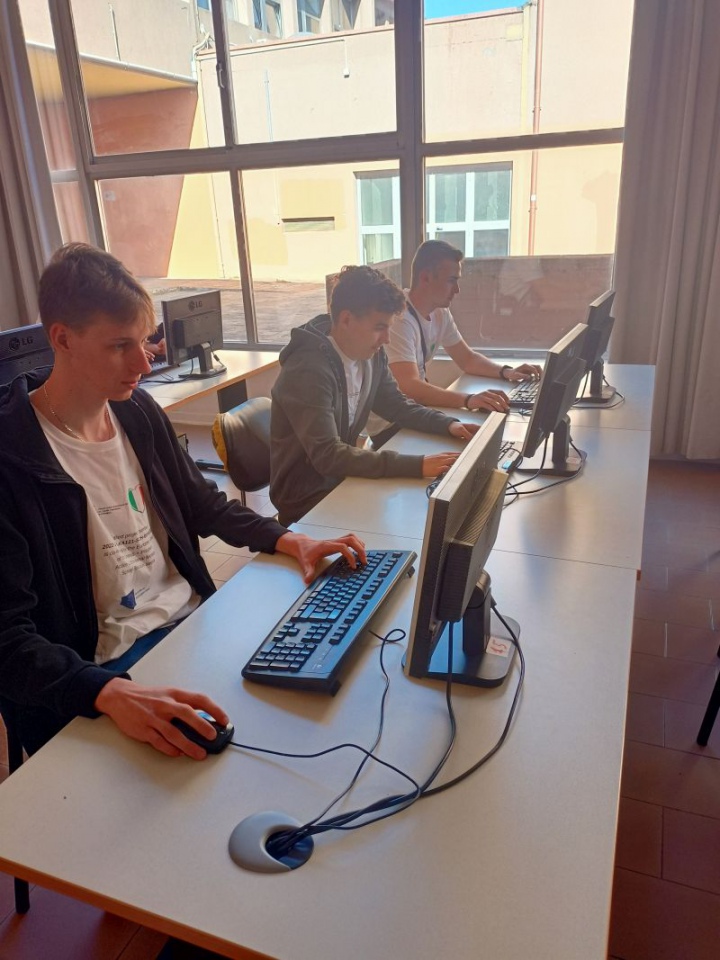 Kolejna edycja projektu edukacyjnego realizowanego we Włoszech przez uczniów ZSZ Nr 1 w Ostrołęce. - zdjęcie #16 - eOstroleka.pl