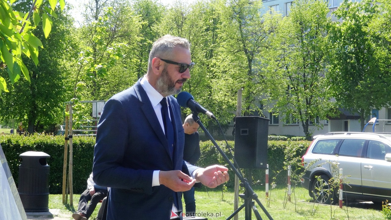 Uroczyste odsłonięcie tablicy upamiętniającej doktora Józefa Psarskiego [10.05.2023] - zdjęcie #139 - eOstroleka.pl