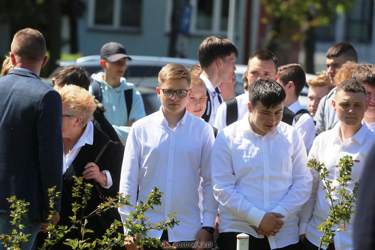 Uroczyste odsłonięcie tablicy upamiętniającej doktora Józefa Psarskiego [10.05.2023] - zdjęcie #130 - eOstroleka.pl