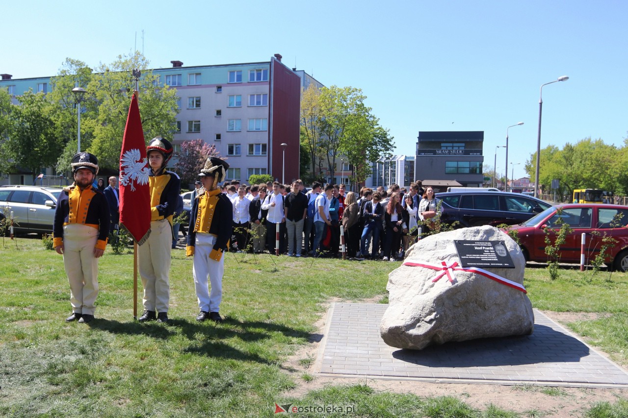 Uroczyste odsłonięcie tablicy upamiętniającej doktora Józefa Psarskiego [10.05.2023] - zdjęcie #15 - eOstroleka.pl