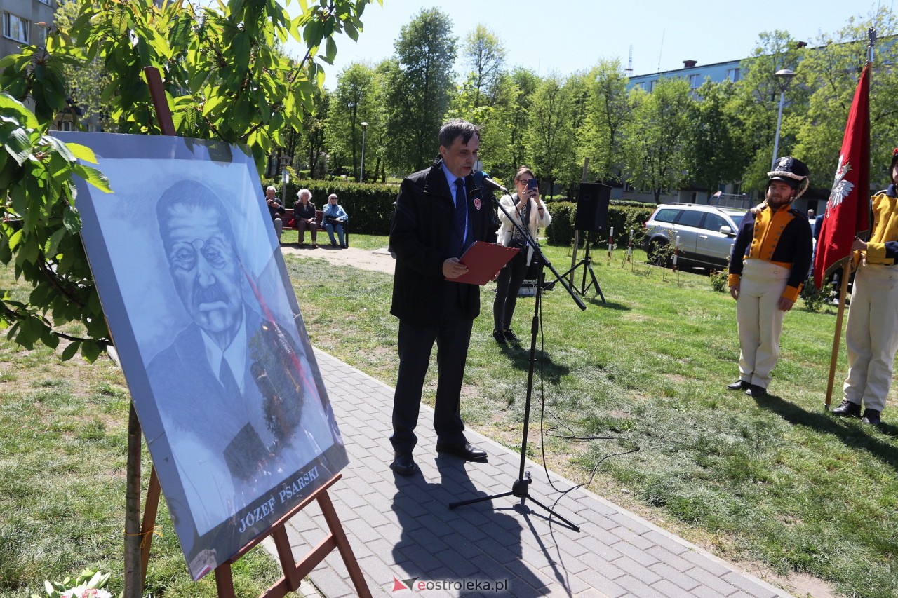 Uroczyste odsłonięcie tablicy upamiętniającej doktora Józefa Psarskiego [10.05.2023] - zdjęcie #24 - eOstroleka.pl
