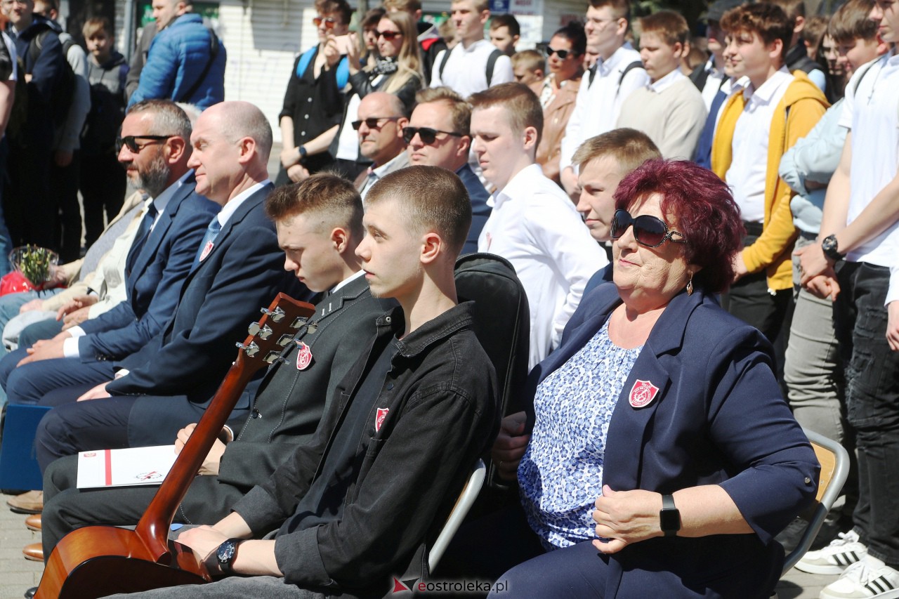 Uroczyste odsłonięcie tablicy upamiętniającej doktora Józefa Psarskiego [10.05.2023] - zdjęcie #111 - eOstroleka.pl