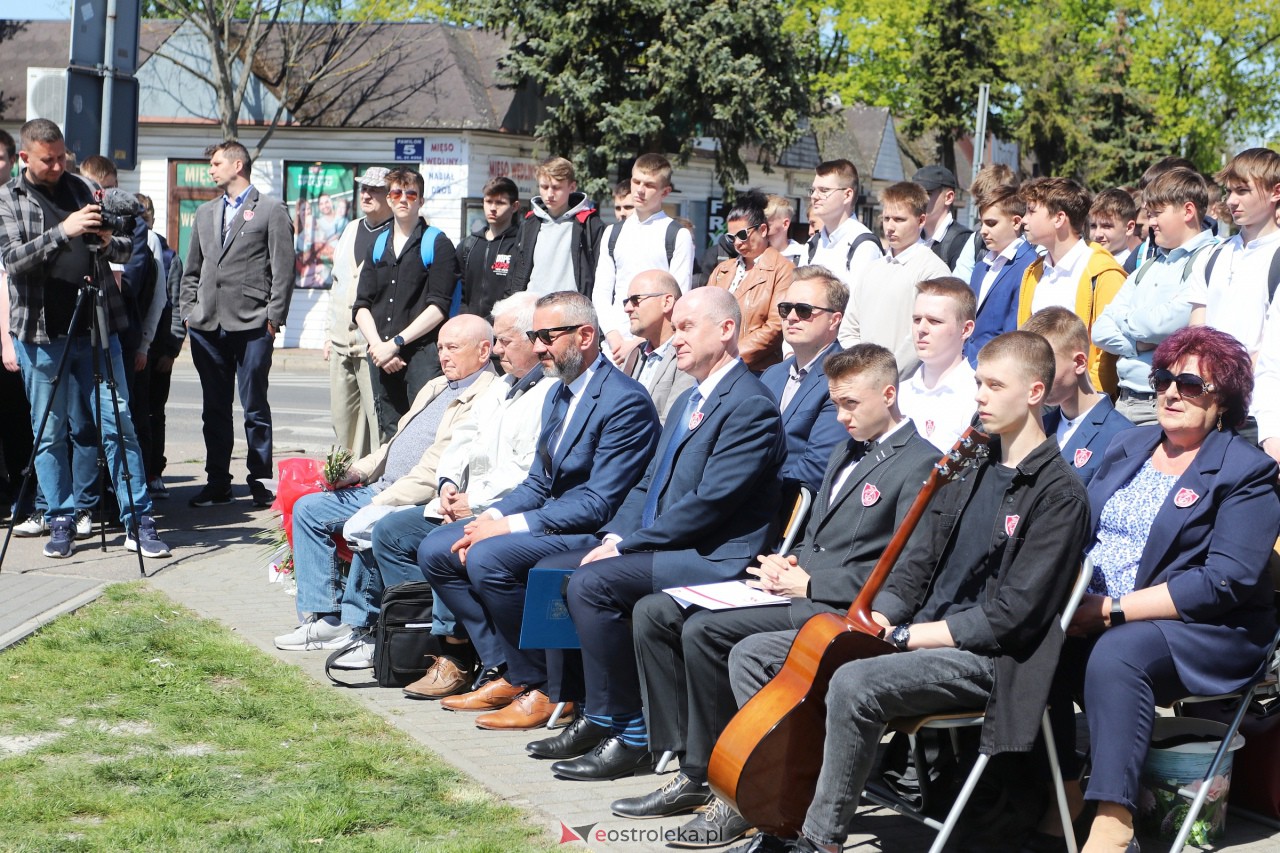 Uroczyste odsłonięcie tablicy upamiętniającej doktora Józefa Psarskiego [10.05.2023] - zdjęcie #108 - eOstroleka.pl