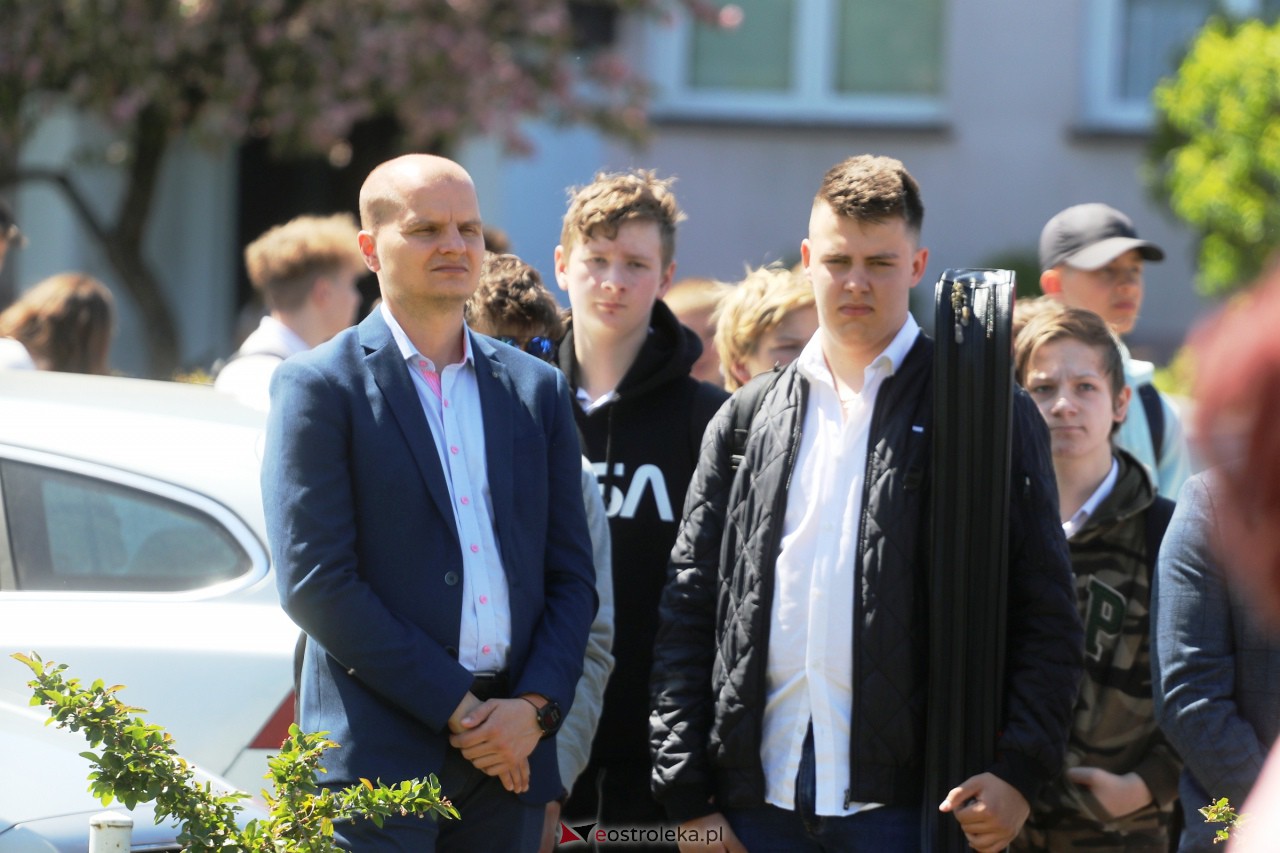 Uroczyste odsłonięcie tablicy upamiętniającej doktora Józefa Psarskiego [10.05.2023] - zdjęcie #64 - eOstroleka.pl