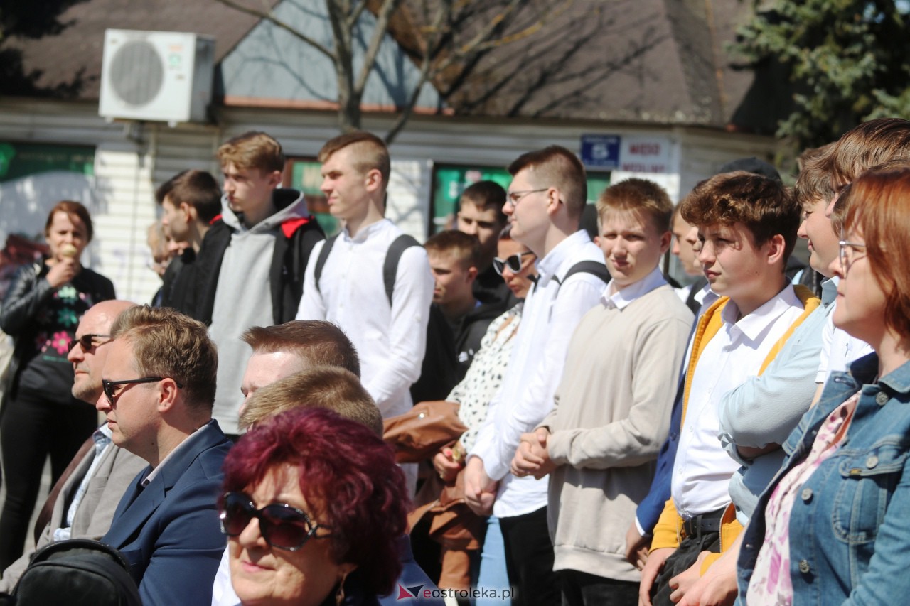 Uroczyste odsłonięcie tablicy upamiętniającej doktora Józefa Psarskiego [10.05.2023] - zdjęcie #86 - eOstroleka.pl