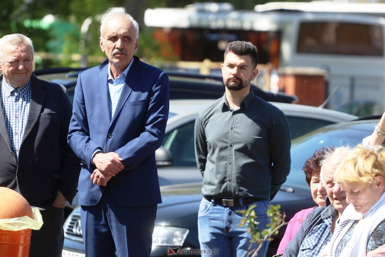 Uroczyste odsłonięcie tablicy upamiętniającej doktora Józefa Psarskiego [10.05.2023] - zdjęcie #51 - eOstroleka.pl