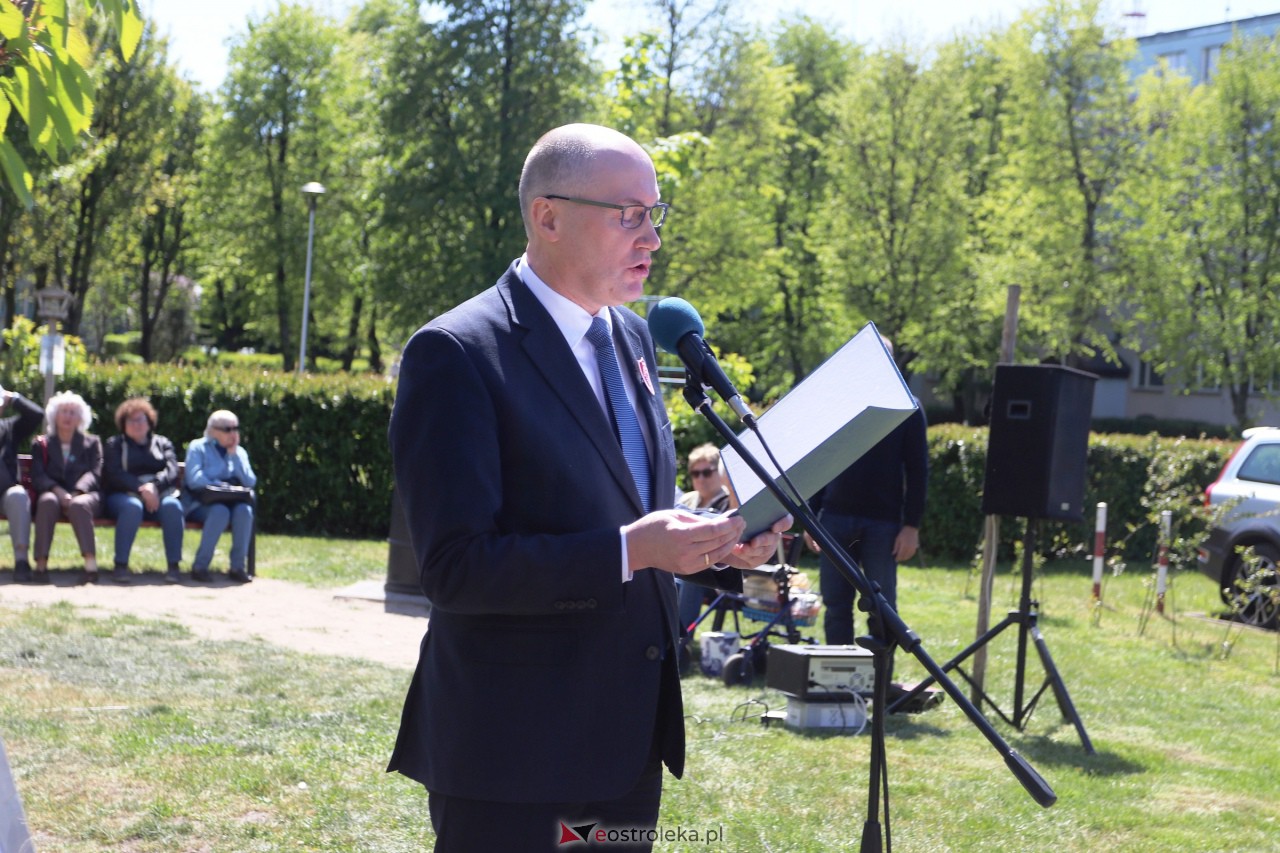Uroczyste odsłonięcie tablicy upamiętniającej doktora Józefa Psarskiego [10.05.2023] - zdjęcie #73 - eOstroleka.pl
