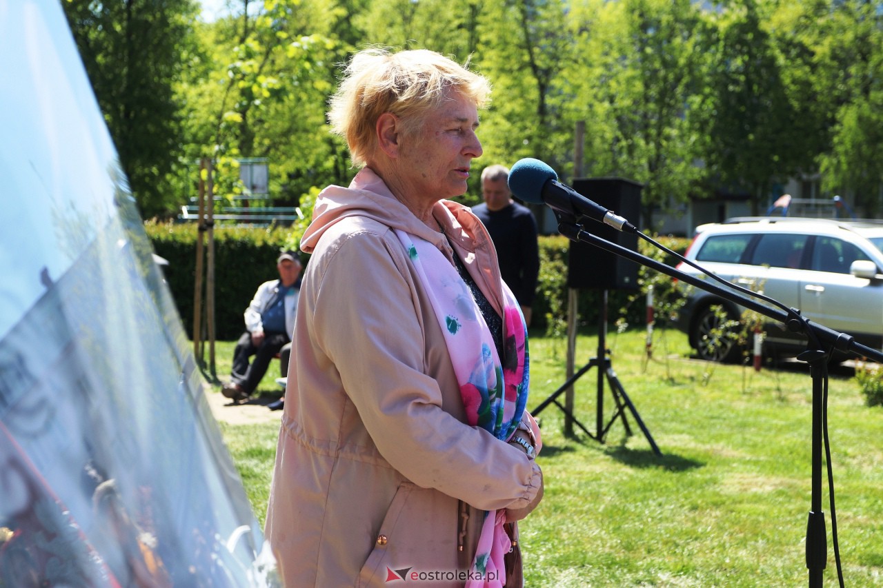 Uroczyste odsłonięcie tablicy upamiętniającej doktora Józefa Psarskiego [10.05.2023] - zdjęcie #72 - eOstroleka.pl